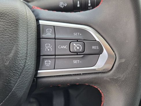 Used 2025 Jeep Compass Trailhawk AWD/4WD image 18