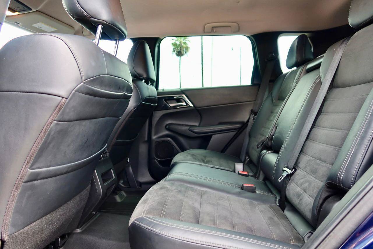 Used 2022 Mitsubishi Outlander SE FWD image 28