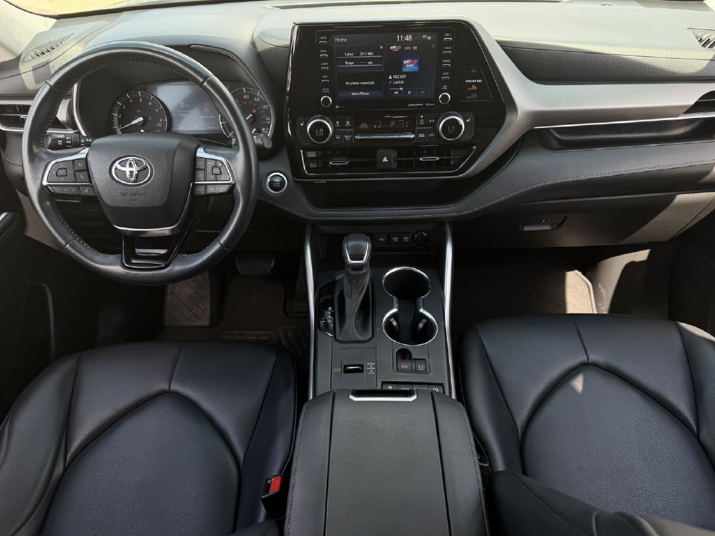 Used 2021 Toyota Highlander XLE FWD image 11