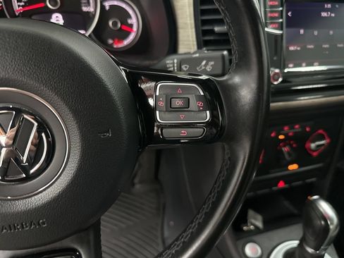Used 2018 Volkswagen Beetle 2.0T Coast w/ Coast Lighting Package FWD image 16