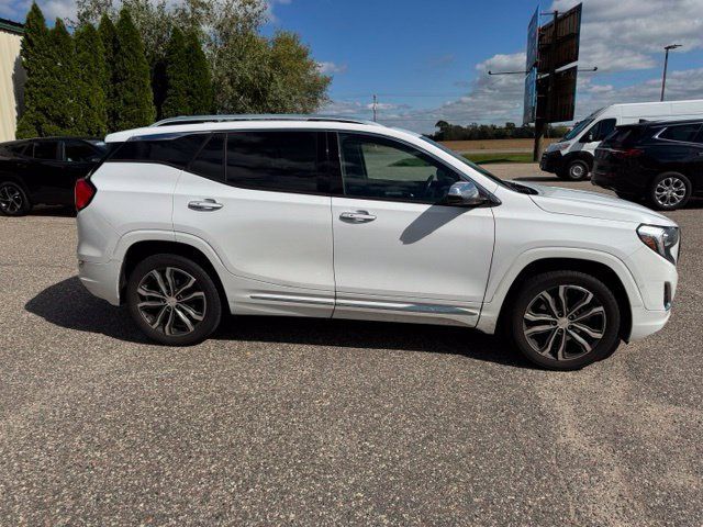Used 2019 GMC Terrain Denali w/ GMC Pro Grade Package AWD/4WD image 8