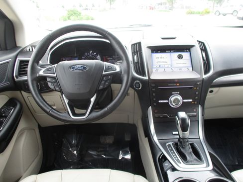 Used 2017 Ford Edge Titanium w/ Cold Weather Package FWD image 15