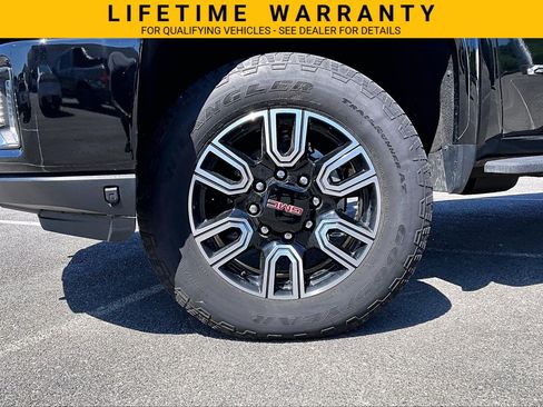 Used 2021 GMC Sierra 2500 AT4 w/ AT4 Premium Plus Package AWD/4WD image 4
