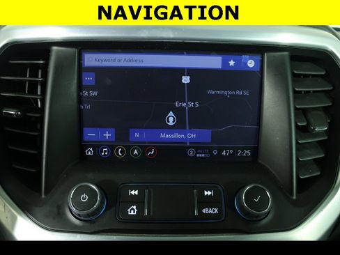 Used 2023 GMC Acadia SLE w/ Driver Convenience Package image 10