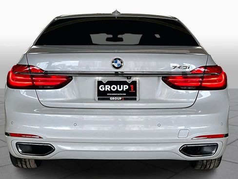 Used 2018 BMW 740i image 5