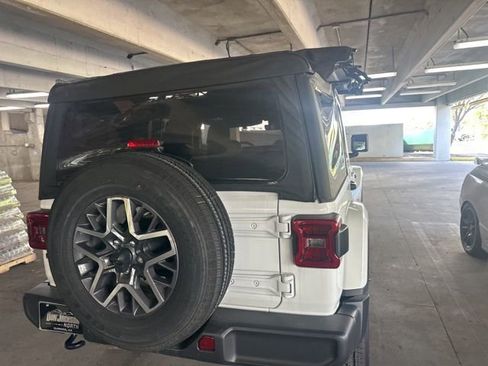 Used 2025 Jeep Wrangler Sahara w/ Technology Group image 24