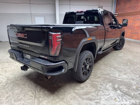 Used 2024 GMC Sierra 2500 AT4 w/ AT4 Premium Plus Package AWD/4WD image 5