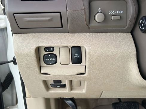 Used 2006 Lexus RX 330 FWD image 13