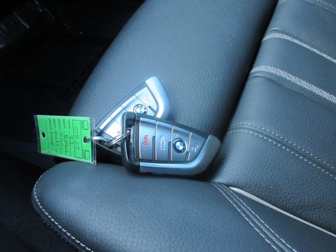 Used 2023 BMW 540i w/ M Sport Package image 74