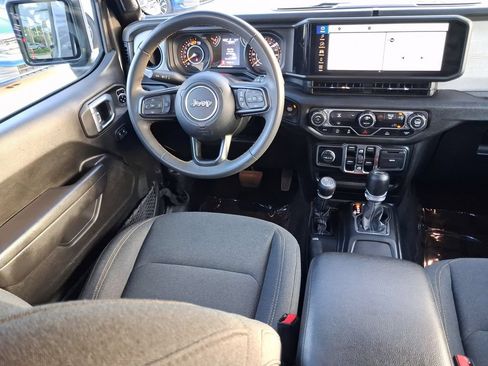 Used 2024 Jeep Wrangler Unlimited Sport AWD/4WD image 11