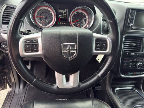 Used 2017 Dodge Grand Caravan GT FWD image 16