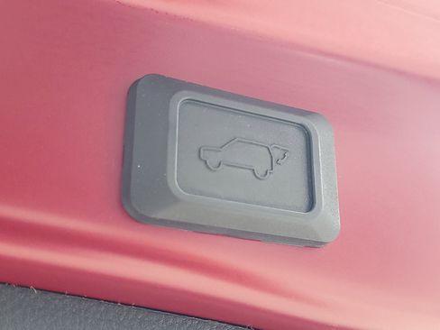 Certified 2022 Toyota RAV4 XLE Premium image 10