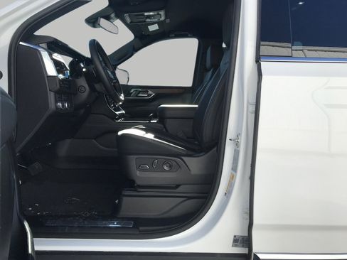 Certified 2025 GMC Yukon XL Denali image 9