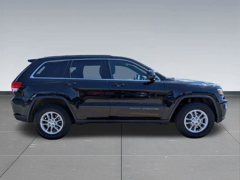 Used 2018 Jeep Grand Cherokee Laredo AWD/4WD image 6