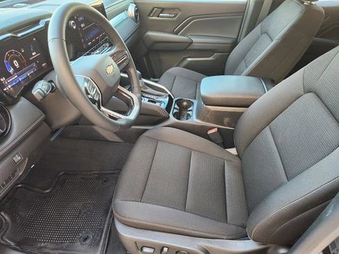 Used 2024 Chevrolet Colorado LT w/ LT Convenience Package II image 10