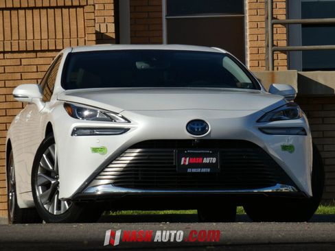 Used 2022 Toyota Mirai w/ Advanced Technology Package RWD image 3