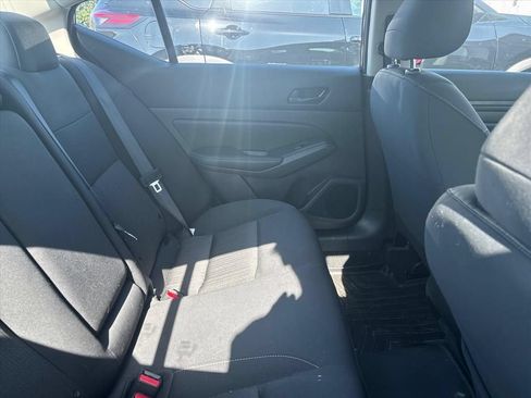 Used 2024 Nissan Altima 2.5 SV w/ SV Premium Package FWD image 17