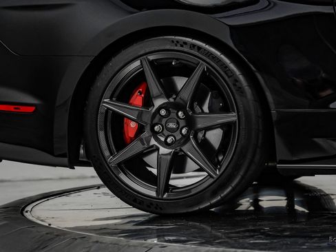 Used 2021 Ford Mustang Shelby GT500 w/ Carbon Fiber Track Pack RWD image 96