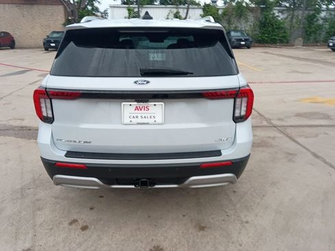 Used 2025 Ford Explorer Platinum w/ LUX Leather Package image 11