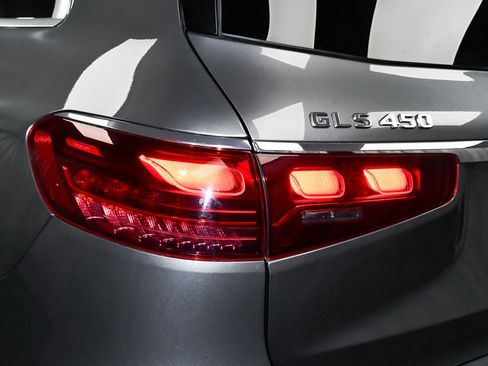 Used 2025 Mercedes-Benz GLS 450 4MATIC image 86