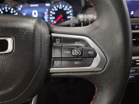 Used 2025 Jeep Compass Trailhawk AWD/4WD image 24