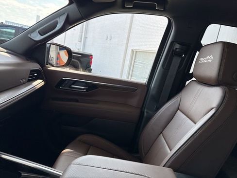 New 2026 Chevrolet Tahoe High Country AWD/4WD image 24
