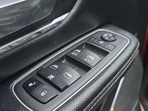 Used 2022 RAM 1500 Laramie AWD/4WD image 22