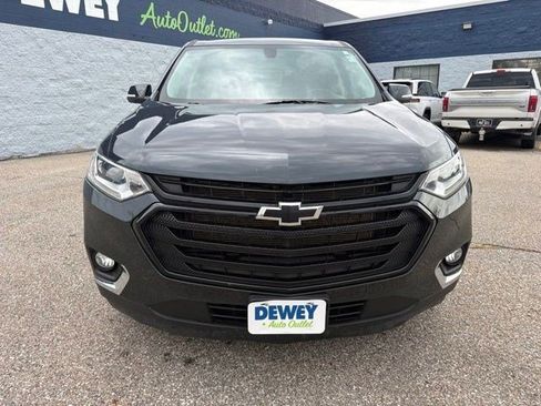 Used 2021 Chevrolet Traverse LT w/ LPO, Black Accent Package AWD/4WD image 8