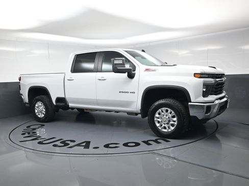 Certified 2024 Chevrolet Silverado 2500 LT image 2