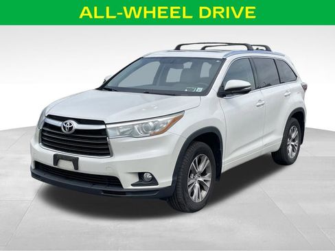 Used 2015 Toyota Highlander XLE AWD/4WD image 4
