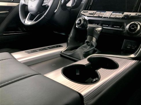 Used 2024 Lexus LX 600 F Sport AWD/4WD image 16