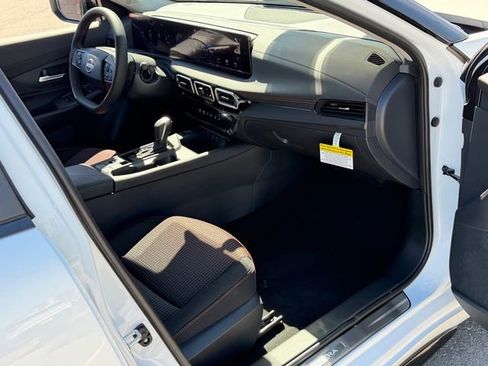 New 2026 Nissan Sentra SR FWD image 23