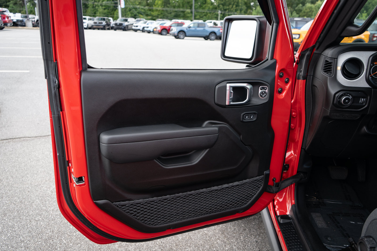 Used 2026 Jeep Wrangler Unlimited Sport AWD/4WD image 17