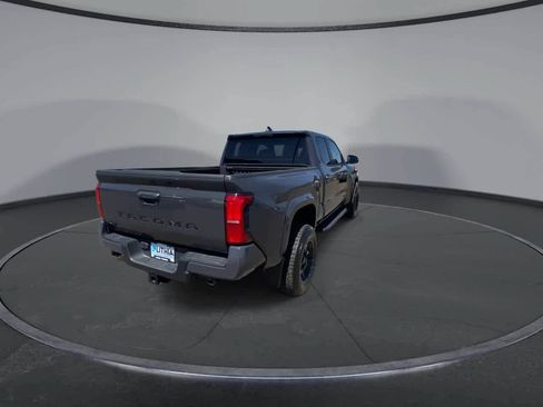 Certified 2024 Toyota Tacoma SR5 AWD/4WD image 8