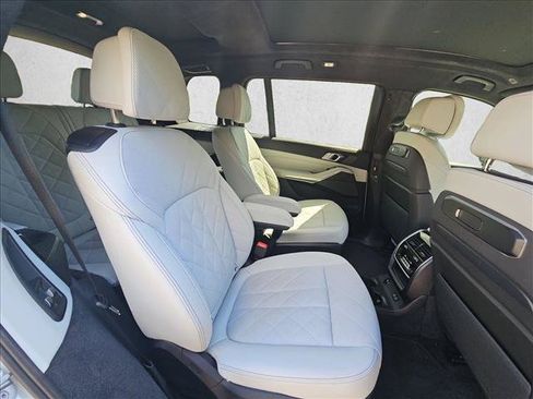 Used 2025 BMW X7 xDrive40i w/ M Sport Package AWD/4WD image 20