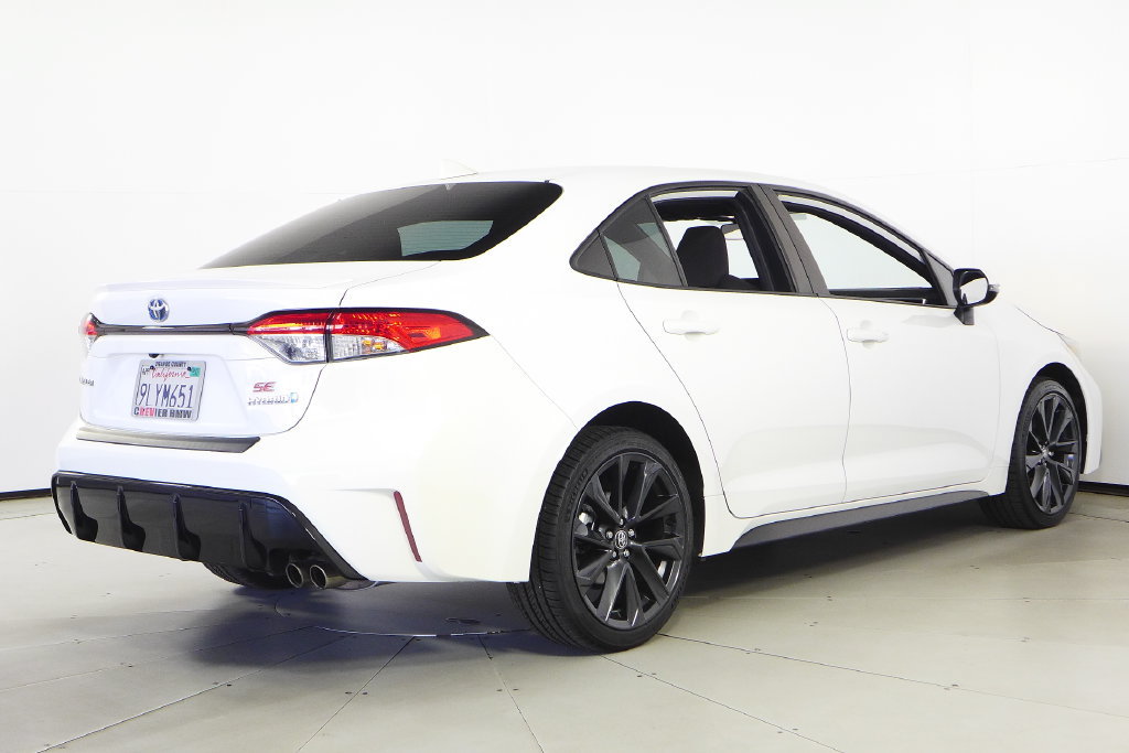 Used 2024 Toyota Corolla SE w/ SE Package FWD image 7
