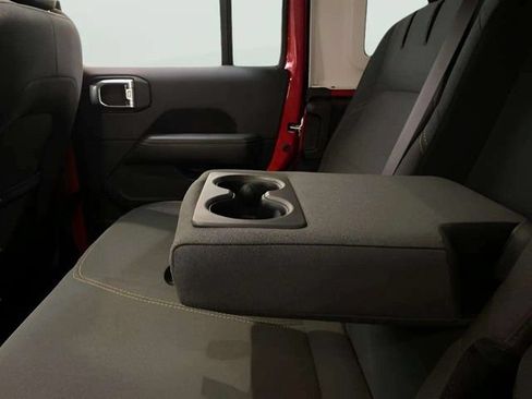 Used 2025 Jeep Wrangler Unlimited Sahara w/ Safety Group AWD/4WD image 71