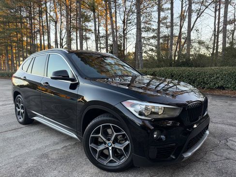 Used 2018 BMW X1 sDrive28i w/ Convenience Package image 9