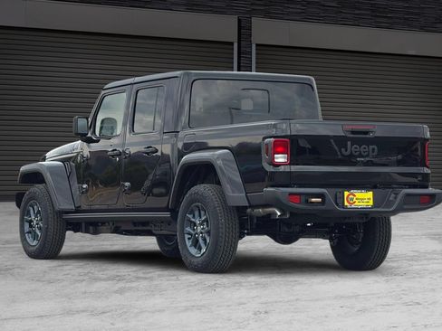 New 2026 Jeep Gladiator Sport AWD/4WD image 6