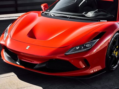 Used 2023 Ferrari F8 Tributo RWD image 6