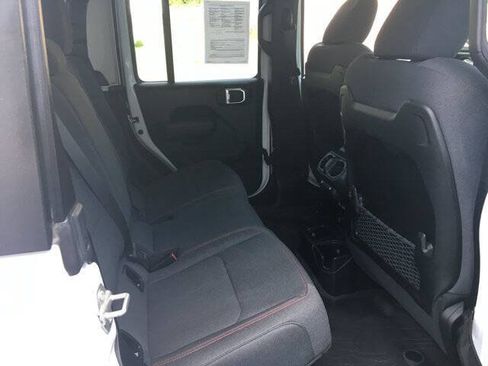 Used 2024 Jeep Gladiator Rubicon w/ Technology Group AWD/4WD image 29