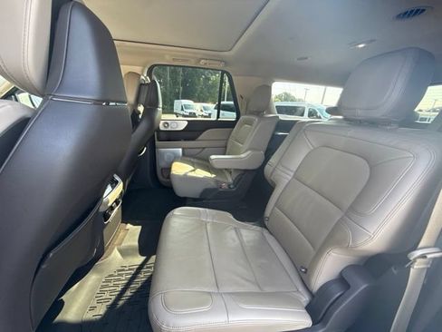 Used 2023 Lincoln Navigator L Reserve AWD/4WD image 14