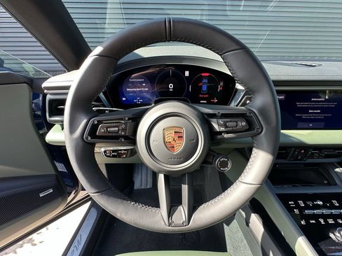 New 2026 Porsche Macan 4 Electric AWD/4WD image 16