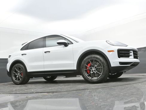 New 2025 Porsche Cayenne S image 30