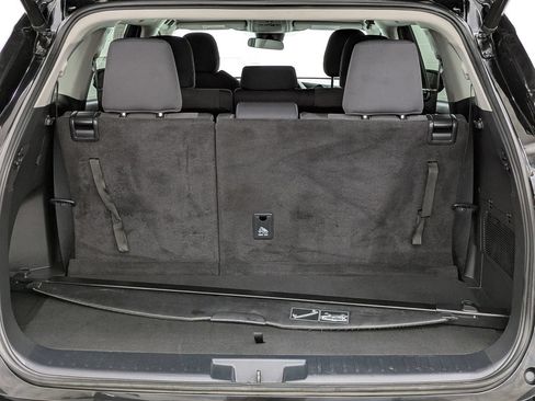 Used 2023 Toyota Highlander LE AWD/4WD image 15