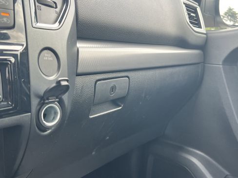 Used 2021 Nissan Titan PRO-4X w/ Pro-4x Convenience Package AWD/4WD image 8