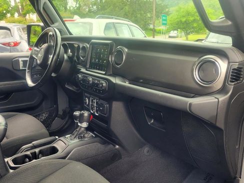 Used 2021 Jeep Wrangler Unlimited Sahara AWD/4WD image 29