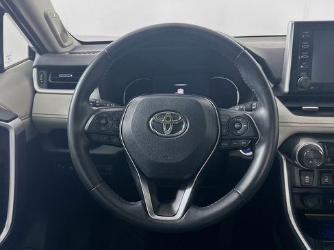 Used 2019 Toyota RAV4 Limited image 18
