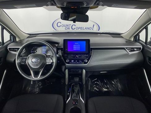 Certified 2024 Toyota Corolla Cross LE image 12