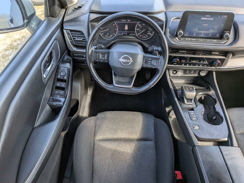 Used 2025 Nissan Rogue SV FWD image 16